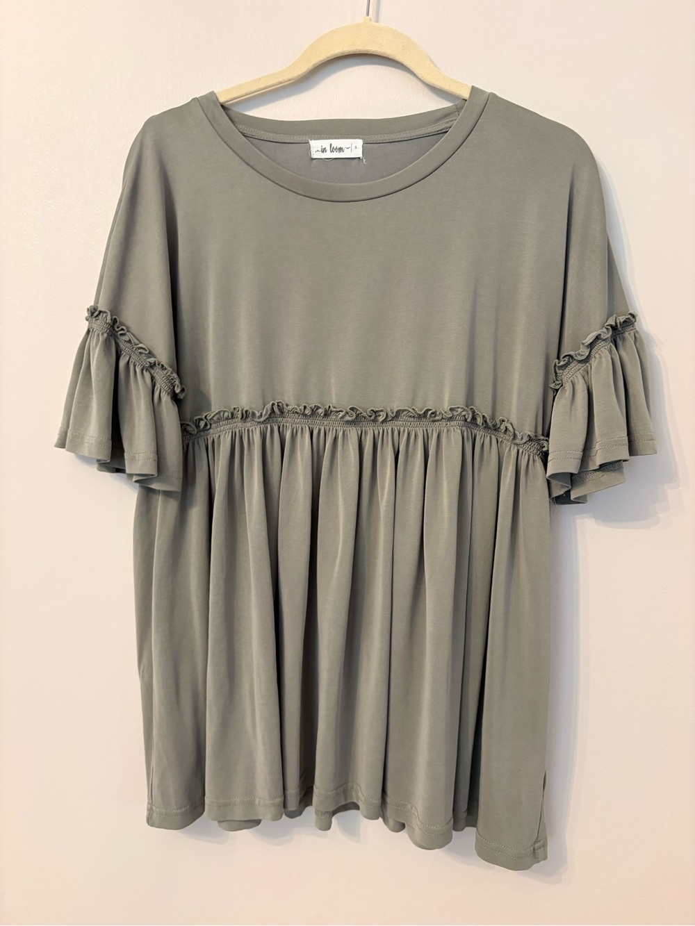 In Bloom Sage Ruffle Babydoll Top Womens Medium